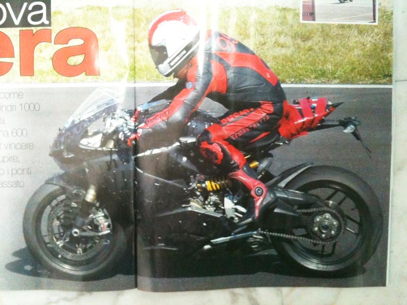 2012-Ducati-Superbike-street-version-spy-photo.jpg